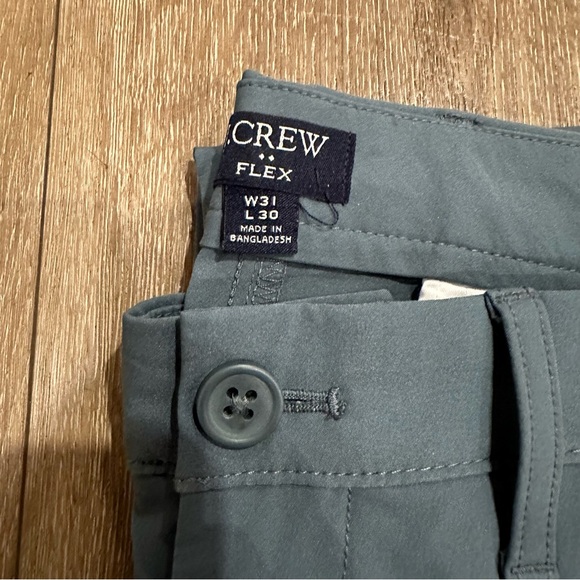 JCrew factory Tech Chino size 31x30 slim fit - Picture 3 of 4
